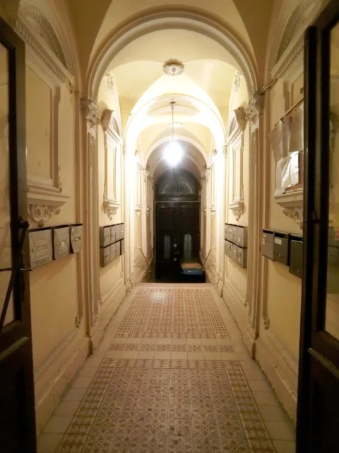 Renovated and furnished 5-bedroom apartment FOR SALE in district VII.