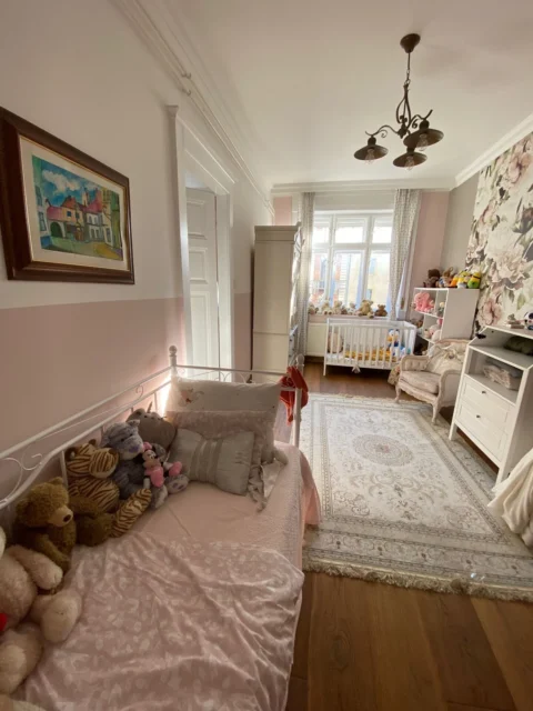 Spacious 4 Room Apartment for Rent in Damjanich street