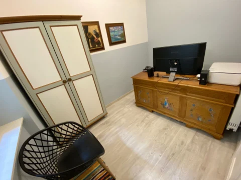 Spacious 4 Room Apartment for Rent in Damjanich street