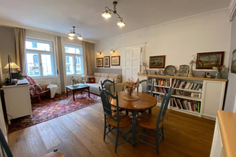 Spacious 4 Room Apartment for Rent in Damjanich street