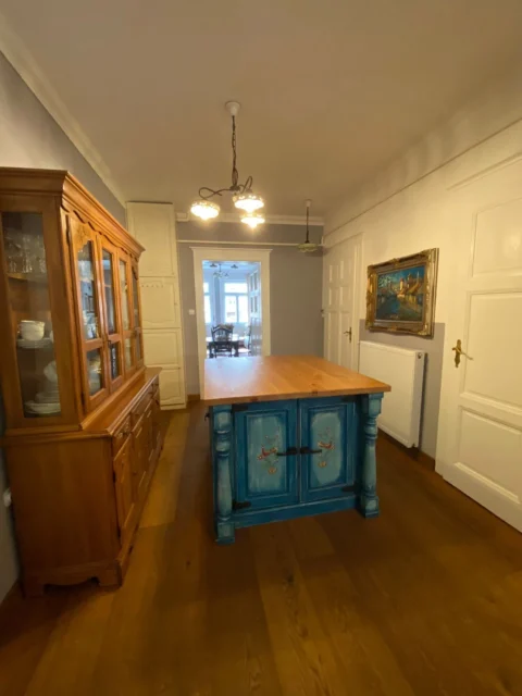 Spacious 4 Room Apartment for Rent in Damjanich street