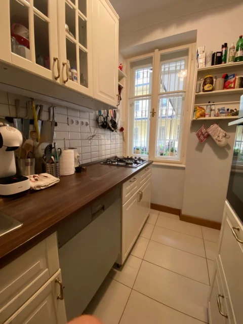 Spacious 4 Room Apartment for Rent in Damjanich street