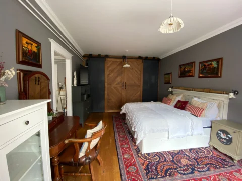 Spacious 4 Room Apartment for Rent in Damjanich street