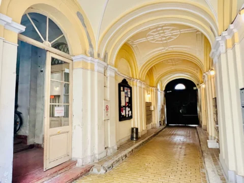 Classical, spacious one-bedroom apartment for SALE in downtown district V.