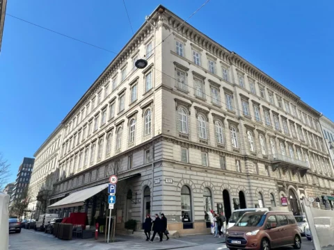 Classical, spacious one-bedroom apartment for SALE in downtown district V.