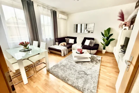 Bright One-bedroom Apartment for SALE in FUTÓ street – close to CORVIN Promenade