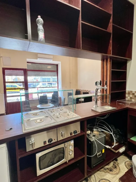 Étterem eladó minden berendezéssel az Üllői úton a Corvin közelében