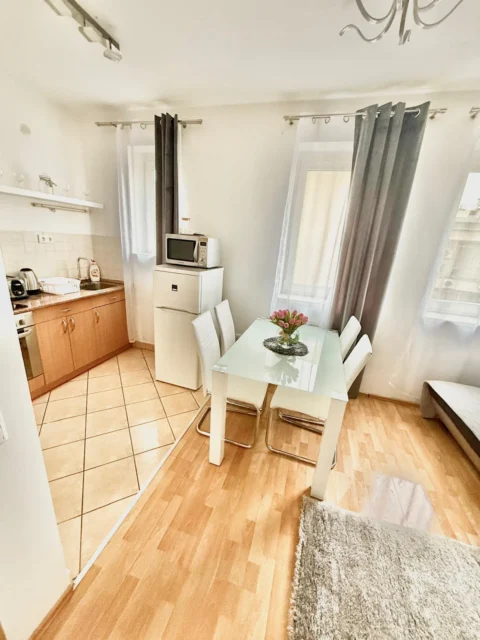 Bright One-bedroom Apartment for SALE in FUTÓ street – close to CORVIN Promenade