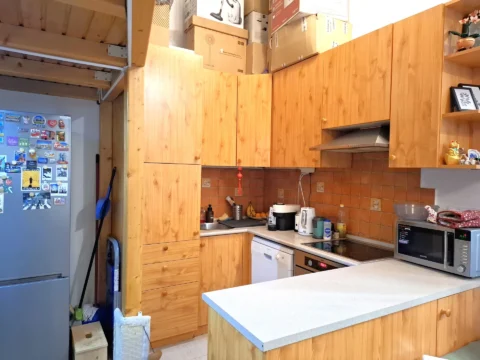 Furnished studio flat FOR SALE next to Orczy tér