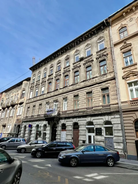 Furnished one-bedroom for SALE next to Wesselényi street