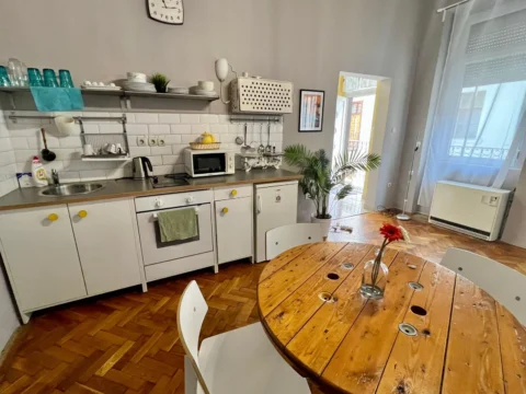 Furnished one-bedroom for SALE next to Wesselényi street