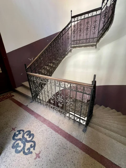 Furnished one-bedroom for SALE next to Wesselényi street