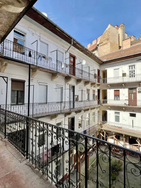 Furnished one-bedroom for SALE next to Wesselényi street