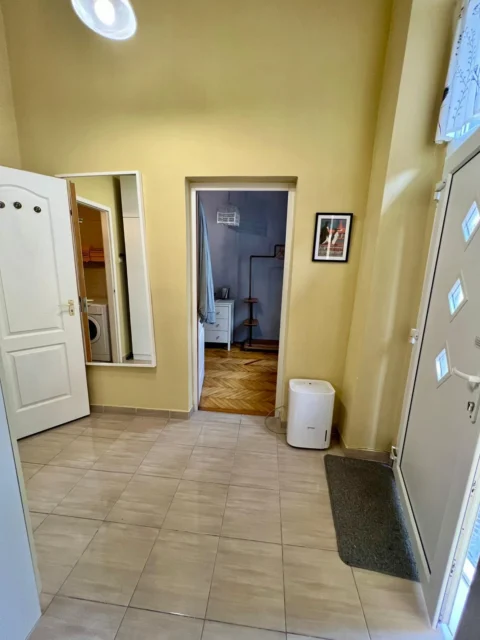 Furnished one-bedroom for SALE next to Wesselényi street