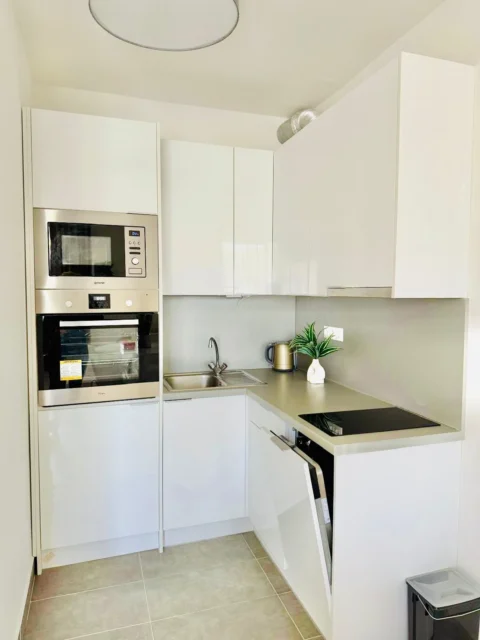 Új építésű, bútorozott garzon lakás ELADÓ a Young City Épületben