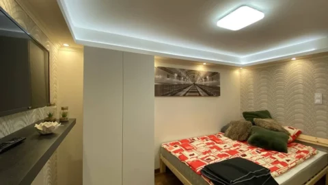 Felújított két hálószobás duplex kiadó a Blaha és a Keleti utca között