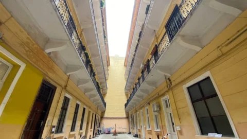 Felújított két hálószobás duplex kiadó a Blaha és a Keleti utca között
