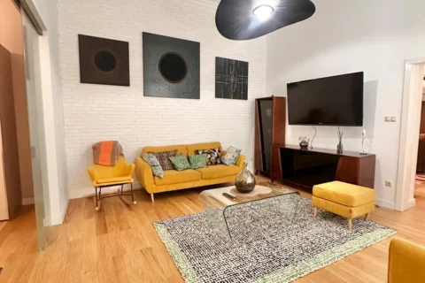 Stylish 2-Bedroom Apartment for Rent in Downtown – Papnövelde Street