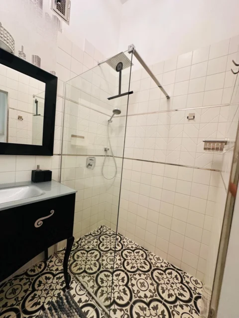 Stylish 2-Bedroom Apartment for Rent in Downtown – Papnövelde Street