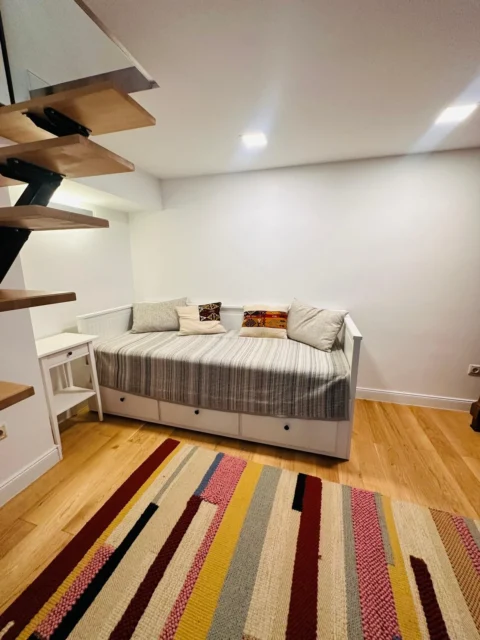 Stylish 2-Bedroom Apartment for Rent in Downtown – Papnövelde Street