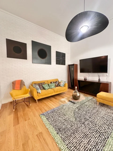 Stylish 2-Bedroom Apartment for Rent in Downtown – Papnövelde Street