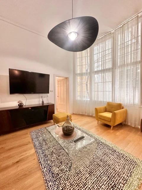 Stylish 2-Bedroom Apartment for Rent in Downtown – Papnövelde Street