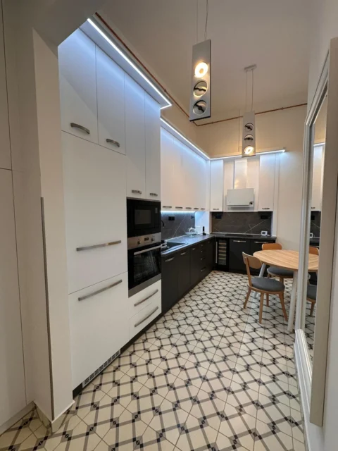 Luxury 2 bedroom +half room Apartment in Veres Pálné street