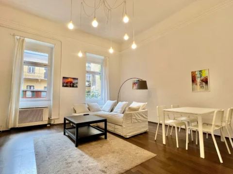  Stylish Renovated One-bedroom property FOR SALE with storage