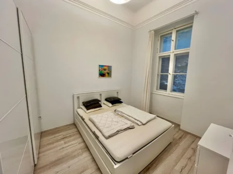  Stylish Renovated One-bedroom property FOR SALE with storage