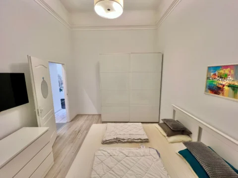  Stylish Renovated One-bedroom property FOR SALE with storage