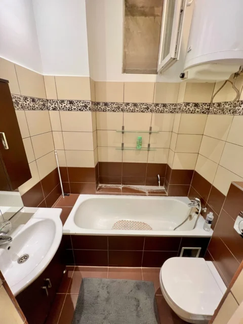  Stylish Renovated One-bedroom property FOR SALE with storage