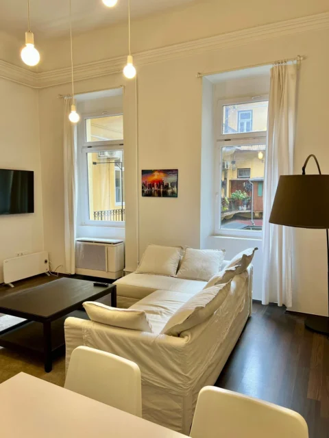  Stylish Renovated One-bedroom property FOR SALE with storage