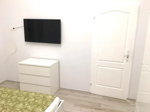  Stylish Renovated One-bedroom property FOR SALE with storage