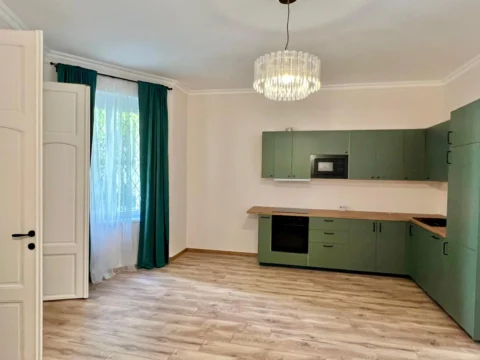 Fully renovated 2-bedroom flat FOR SALE next to Andrássy Road