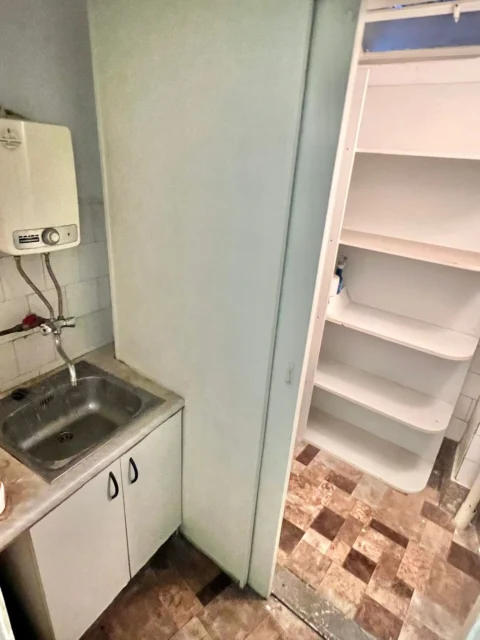 Commercial Property for Sale in Budapest next to Nagyvárad square