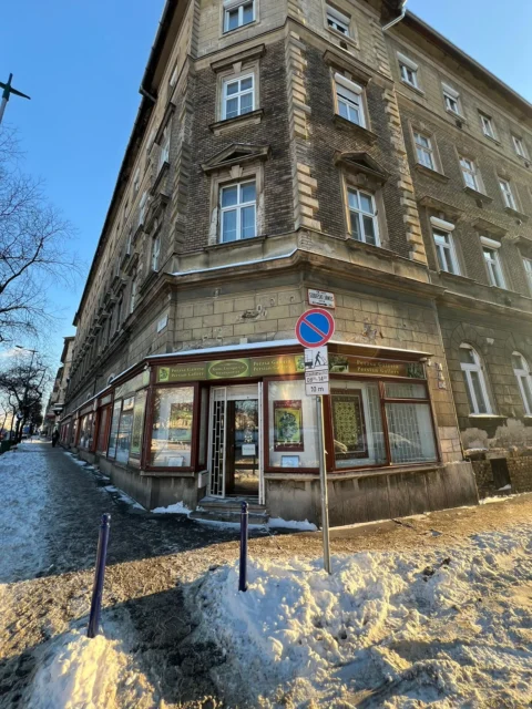 Commercial Property for Sale in Budapest next to Nagyvárad square