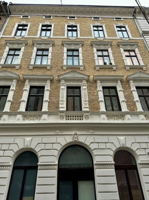 Elegantly Renovated, Stylish Loft Apartment with gallery for Sale in the Heart of Budapest