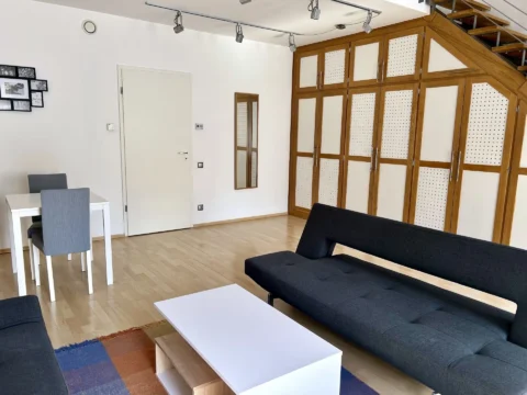 Spacious Apartment for Rent close to Corvin Promenade with gallery