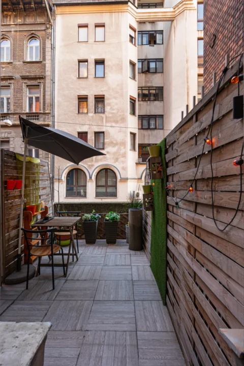 Renovated  Studio apartment for Rent in Dessewffy street – close to Nyugati Realway station