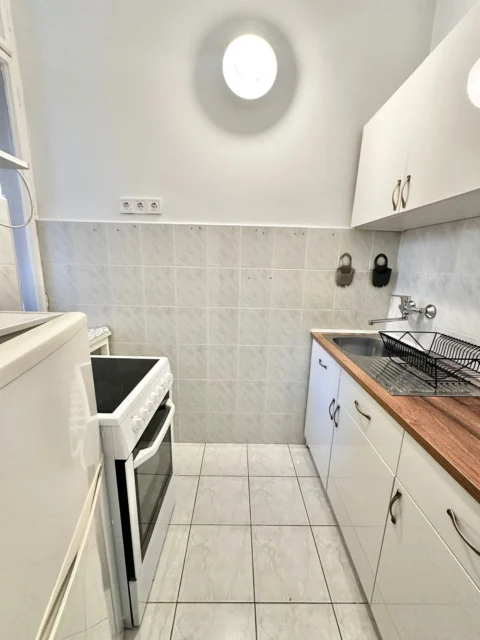 Cozy Apartment for Rent in Damjanich street with nice view