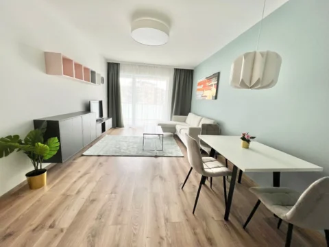 Új építésű, 2szobás lakás kiadó a Béke téren