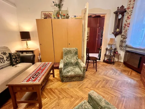 Cozy studio apartment for sale near Orczy tér
