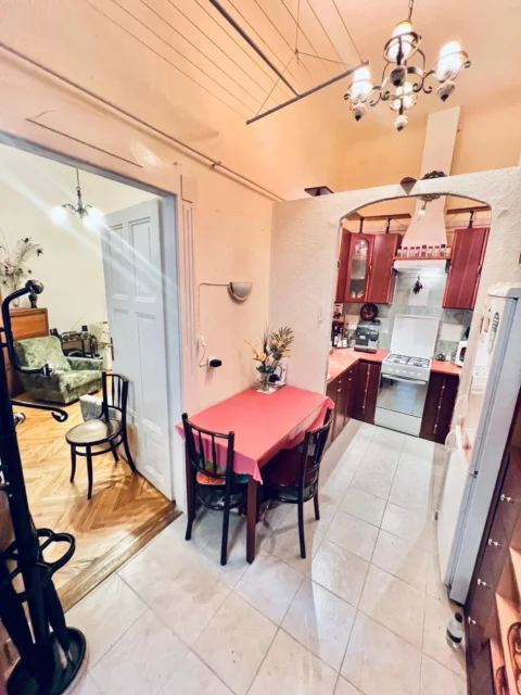 Cozy studio apartment for sale near Orczy tér