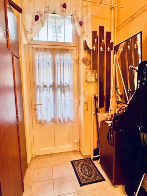 Cozy studio apartment for sale near Orczy tér