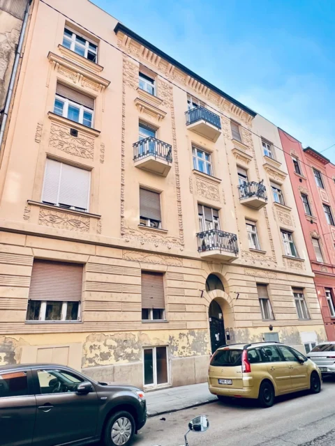 Cozy studio apartment for sale near Orczy tér