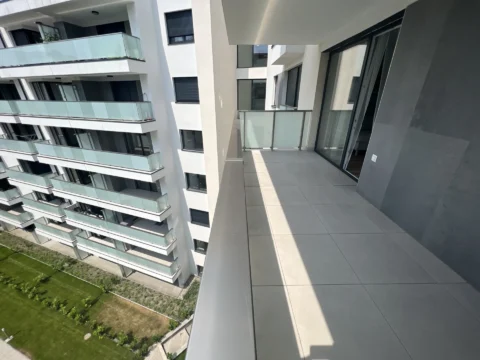 Új építésű, 2szobás lakás kiadó a Béke téren