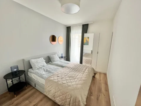 Új építésű, 2szobás lakás kiadó a Béke téren