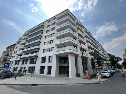 Új építésű, 2szobás lakás kiadó a Béke téren