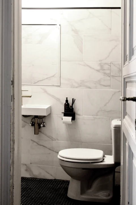 Fully Renovated 2 Bedroom 2 Bathroom Apartment for Rent in Rózsa street