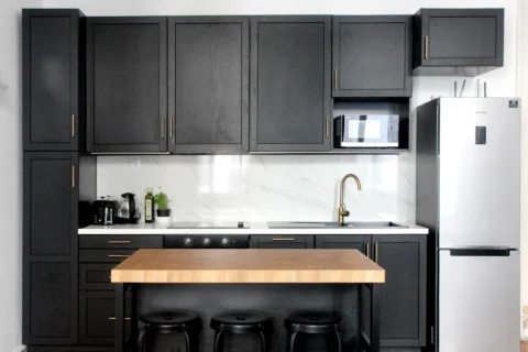 Fully Renovated 2 Bedroom 2 Bathroom Apartment for Rent in Rózsa street